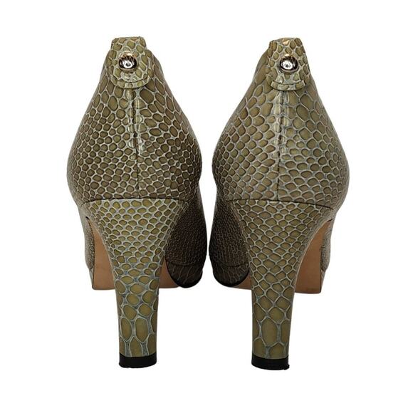 Stuart Weitzman Logo Plainfield Peep Toe Pumps - Picture 6 of 7